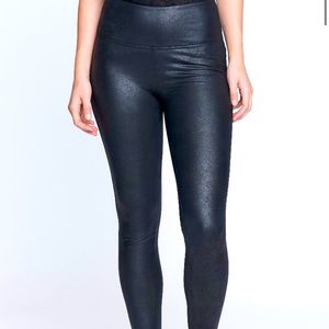 ULTRA HIGH RISE SCULPTING LEGGING- with tags and never worn